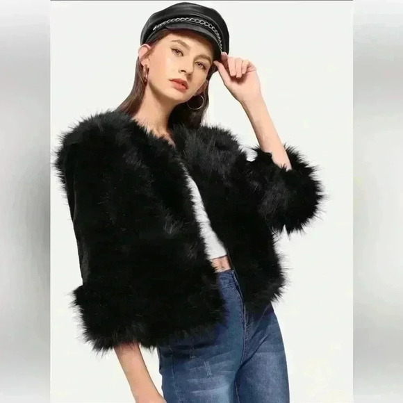 Solid Black Faux Fur Crop Coat SIZE SM/4 - Picture 4 of 10